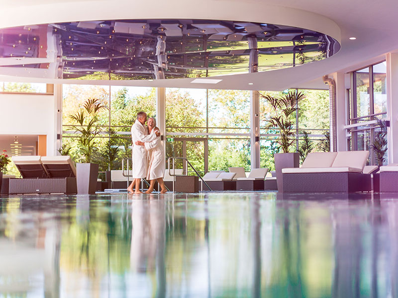 Bäder, Sauna und über 50 Spiel- & Bolzplätze Bäder, Sauna und über 50 Spiel- & Bolzplätze