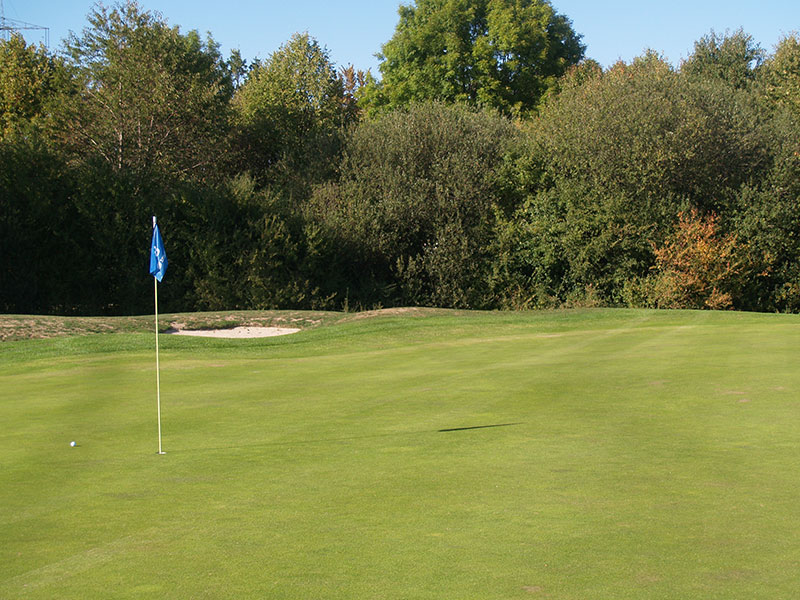 Sport und Geselligkeit mit kleinen Bällen Sport und Geselligkeit mit kleinen Bällen